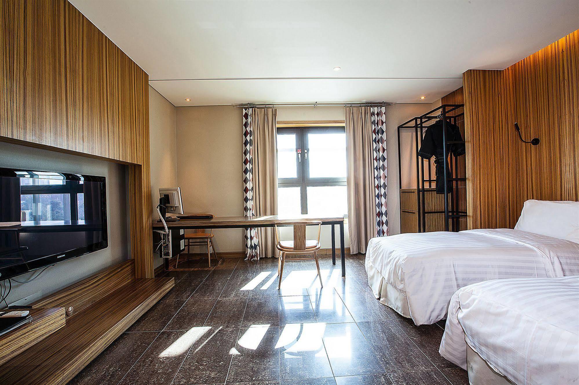 Yeongdeungpo Lifestyle F Hotel Seoul Bagian luar foto
